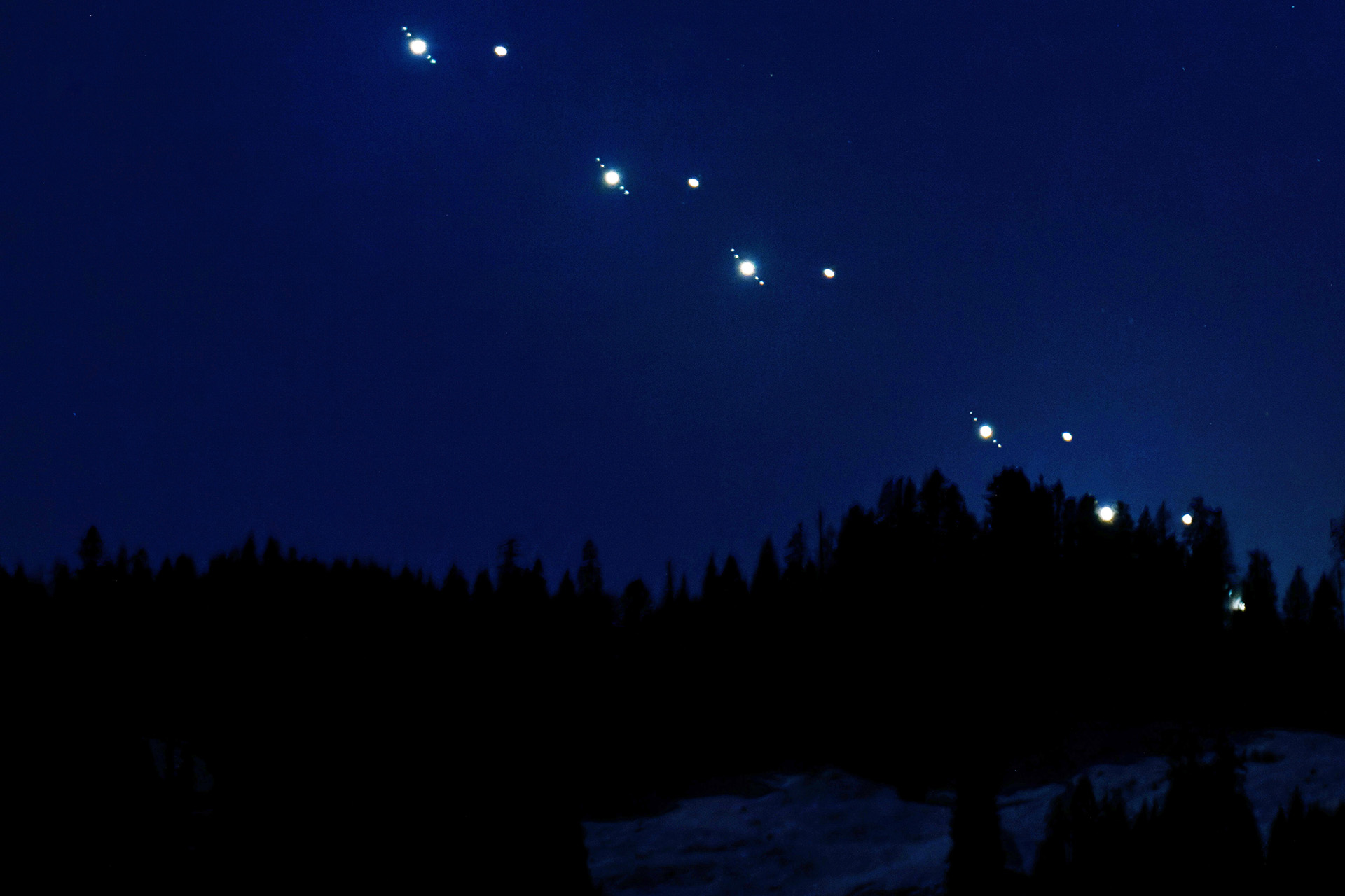 Saturn und Jupiter gehen unter